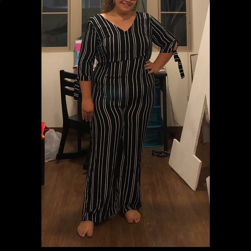 Black and white verticals striped jumpsuit